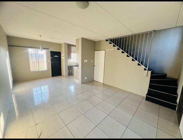 2 BEDROOM APARTMENT FOR SALE IN VAN RIEBEECK PARK